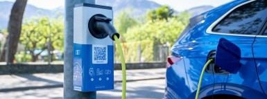 Ricarica elettrica tramite punti luce